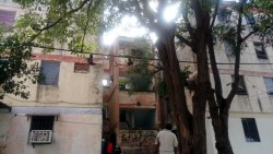 Lo asesinan al interior de su departamento