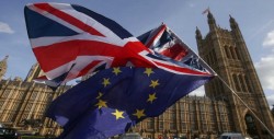 Un "brexit" sin acuerdo costaría un 9,3 % a la economía, según el Gobierno