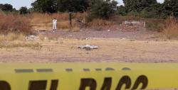 Encuentran a hombre asesinado, envuelto en plásticos transparentes