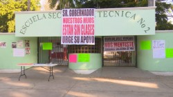 Toman padres de familia la ETI 2