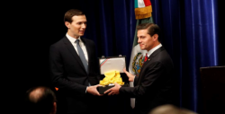 Peña Nieto da reconocimiento del Águila Azteca a Jared Kushner, yerno de Trump
