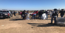 Participan policías en programa de playas limpias