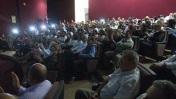 Morenistas se reúnen a ver la toma de protesta de AMLO