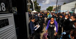 Nuevo gobierno de México busca tomar control de caravana en Tijuana