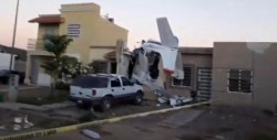 Cae avioneta sobre una casa en Culiacán