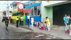 Evacúan a niños y profesores de guardería por fuga de gas