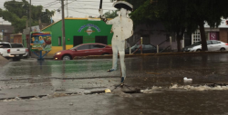 Alcantarilla sin rejilla por la Guerrero