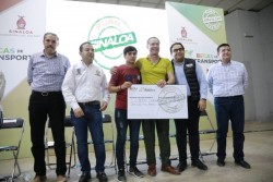 Entregan becas de transporte a estudiantes de San Ignacio