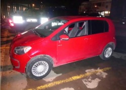 Detienen a una persona por robo de vehículo