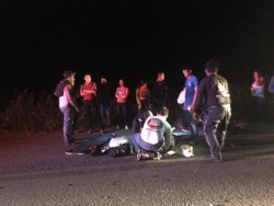 Se accidentan jóvenes en motocicleta camino al Walamo
