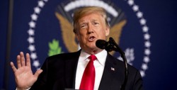 Trump asegura que México pagará el muro con el "nuevo" acuerdo comercial