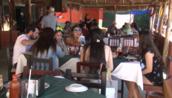 Turistas festejan fiestas decembrinas en Mazatlán