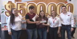 Entrega Casa Ley premio mayor de la Lotería Lotto Ley a ganador en La Palma, Navolato