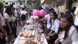 Jóvenes de preparatoria participan en "Expo emprendedores 2018"