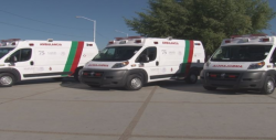 Entregan 3 ambulancias