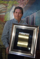 Reconocen trayectoria docente de Antonino Lerma