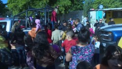 Policías de Ahome regalan juguetes a cientos de niños