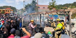#Video Se incendian puestos de pirotecnia en Chiapas