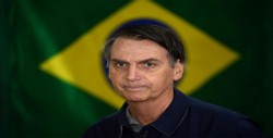 Bolsonaro admite "desconocimiento" y le deja la economía al ministro Guedes