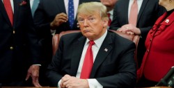 Trump considera "locos lunáticos" a periodistas que critican su presidencia