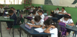 Regresan más de 100 mil alumnos a clases
