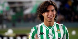 Diego Lainez, convocado por el Betis para el partido de Copa