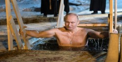 Putin vuelve a zambullirse en aguas gélidas en la Epifanía ortodoxa