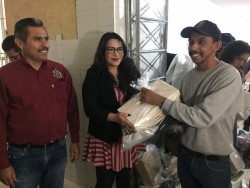 Entregan uniformes a trabajadores del Ayuntamiento
