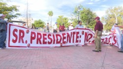 Morenistas de Ahome marchan en apoyo al presidente de la república
