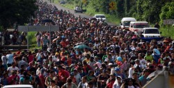 EE.UU. pide detener caravanas de centroamericanos que generan "inestabilidad"