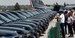 Gobierno de México subasta vehículos oficiales para hacerse de recursos