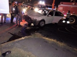 Accidente automovilístico deja 5 lesionados