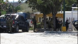 Civiles atacan a elementos de la Policía Estatal Preventiva