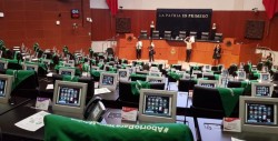 Trifulca en el Senado de México por los pañuelos verdes en favor del aborto