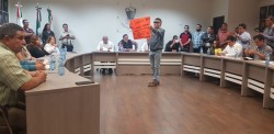 Acuden a manifestarse y no encuentran gobierno: locatarios mercado 30