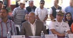 Recibe “El Salto” múltiples beneficios en “Lunes Cívico”