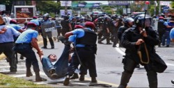 Policía de Nicaragua culpa a manifestantes por violencia y recibe críticas