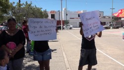 Protestan padres de familia de kinder en Mazatlán