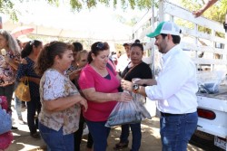 Entregan apoyos en el Venadillo