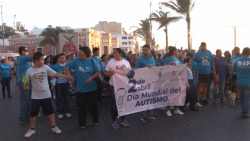 Realizan marcha por el Día Mundial de la Concientización del Autismo