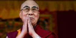 Hospitalizan a Dalai Lama en India