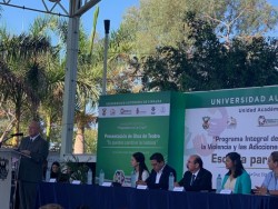 Se reune el rector de la UAS con padres de familia en La Cruz
