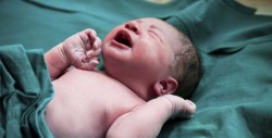 Nace en Grecia el primer bebé con técnica pionera para tratar infertilidad