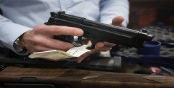 Número de permisos de armas de fuego en Florida supera los 2 millones