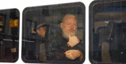Naciones Unidas pide que se garantice el derecho de Assange a un juicio justo