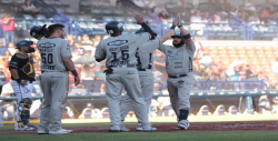 Actividad de jugadores de Tomateros en verano
