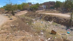 Sucio el arroyo de la colonia Progreso