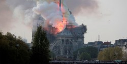 Macron fija en cinco años plazo para reconstruir Notre Dame "aún más bella"