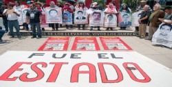 Gobierno de México crea grupo para buscar a los 43 estudiantes de Ayotzinapa