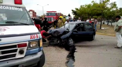 Aparatoso choque deja a un joven lesionado